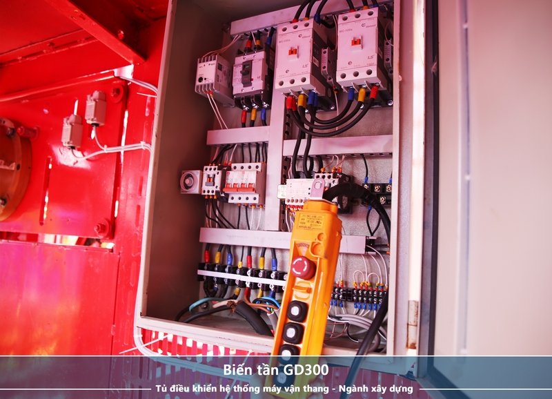 HGA-CUNG-CAP-BIEN-TAN-GD300-CHO-HE-THONG-MAY-VAN-THANG-1 Công ty Tự động hóa Hoàng Gia HGA cung cấp tủ điện biến tần GD300 điều khiển máy vận thang - Ngành Xây Dựng